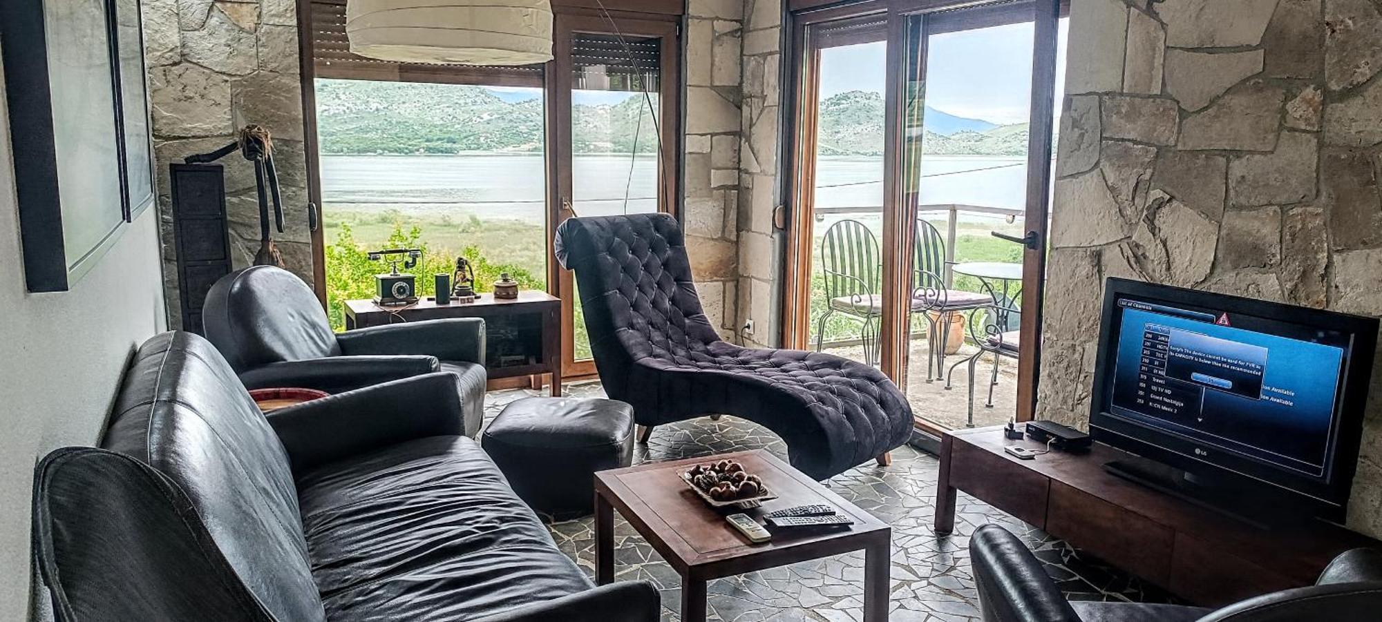 Holiday Home Haustor With Skadar Lake View Podgorica Luaran gambar