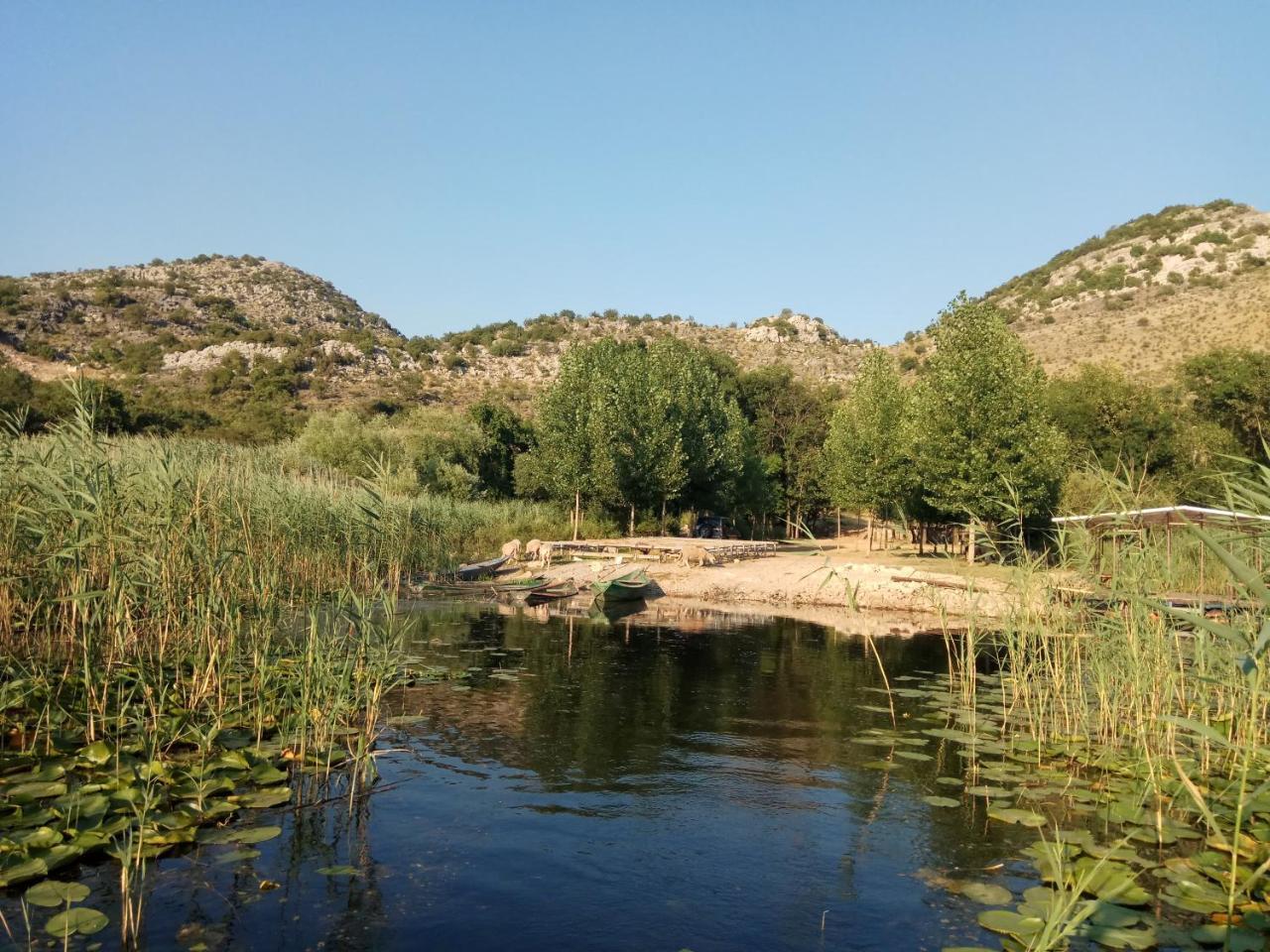 Holiday Home Haustor With Skadar Lake View Podgorica Luaran gambar