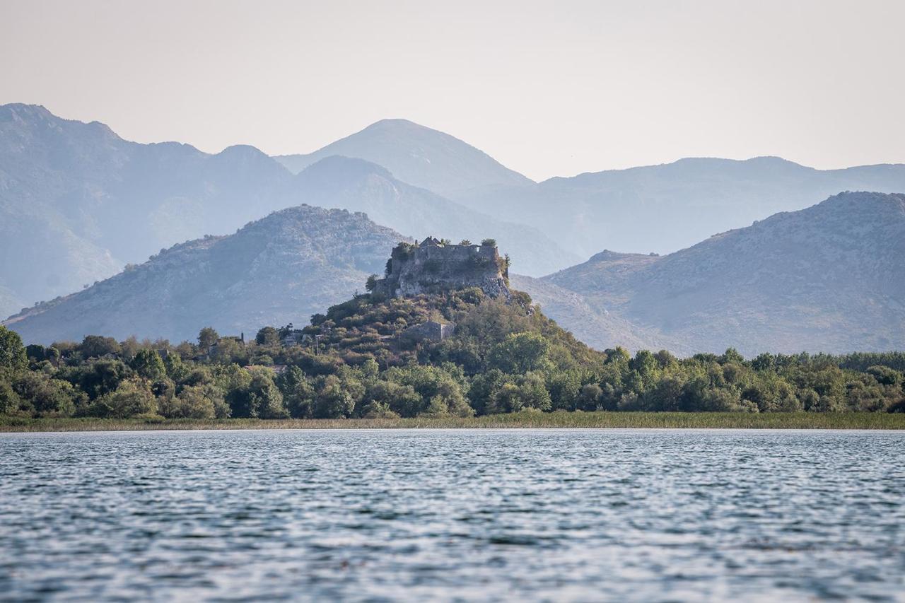 Holiday Home Haustor With Skadar Lake View Podgorica Luaran gambar